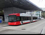 Stadtbus Winterthur - Hess Trolleybus Nr.117 unterwegs auf der Linie 2 bei den Bushaltestellen vor dem Bahnhof in Winterthur am 11.02.2024