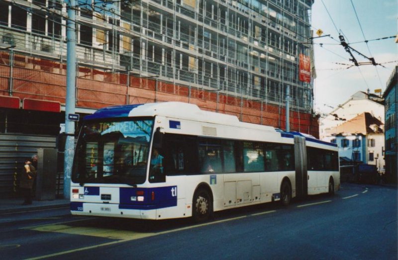 TL Lausanne Nr. 553/VD 1651 Van Hool am 22. Dezember 2008 Lausanne, Rue Neuve