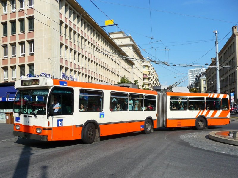 tl - Saurer Gelenk - Trolleybus Nr.885 unterwegs in Lausanne am 01.09.2008