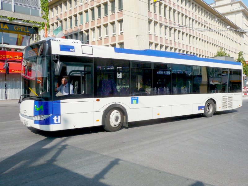 tl - SOLARIS Bus Nr.163 unterwegs vor dem Bahnhof am 01.09.2008
