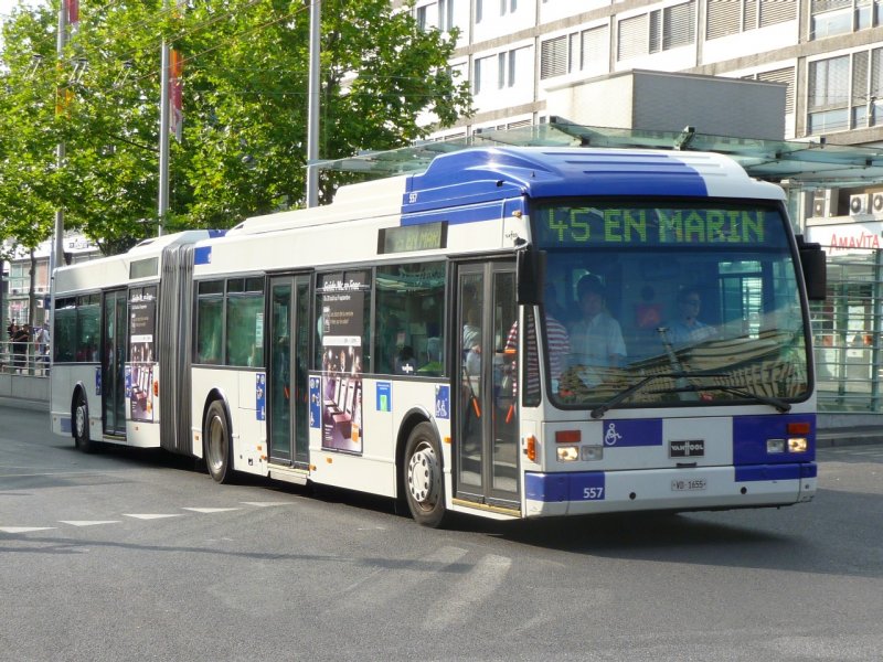 tl - VanHool Gelenkbus Nr.557  VD 1655 unterwegs auf der Linie 45 am 01.09.2008