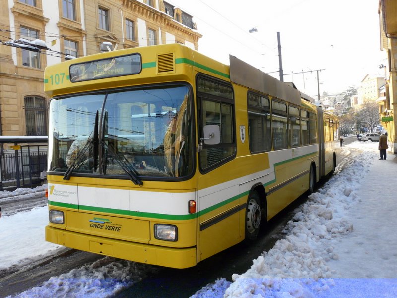 TN - NAW-Hess Trolleybus Nr.107 unterwegs auf der Linie 7 in Neuchatel am 01.01.2009