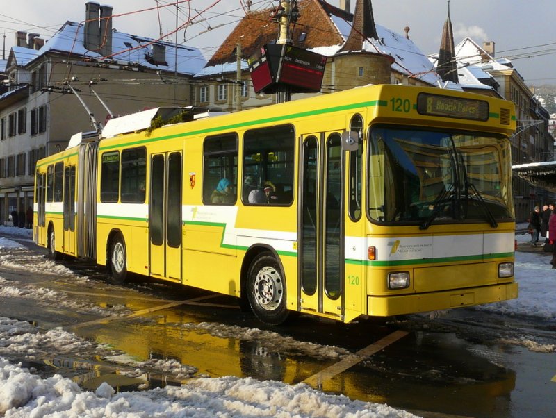 TN - NAW-Hess Trolleybus Nr.120 unterwegs auf der Linie 8 in Neuchatel am 01.01.2009