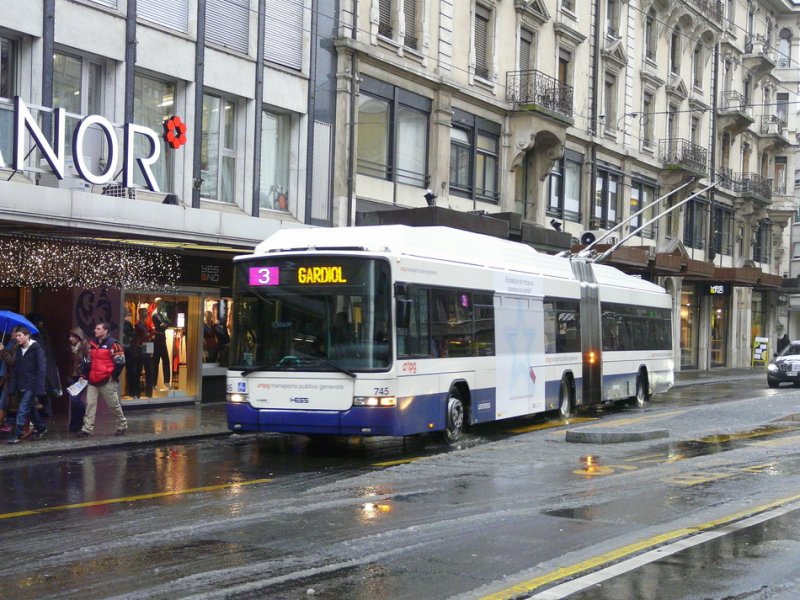 TPG - Hess-Swisstrolleybus BGT-N2C Nr.745 unterwegs auf der Linie 3 in Genf am 31.12.2008
