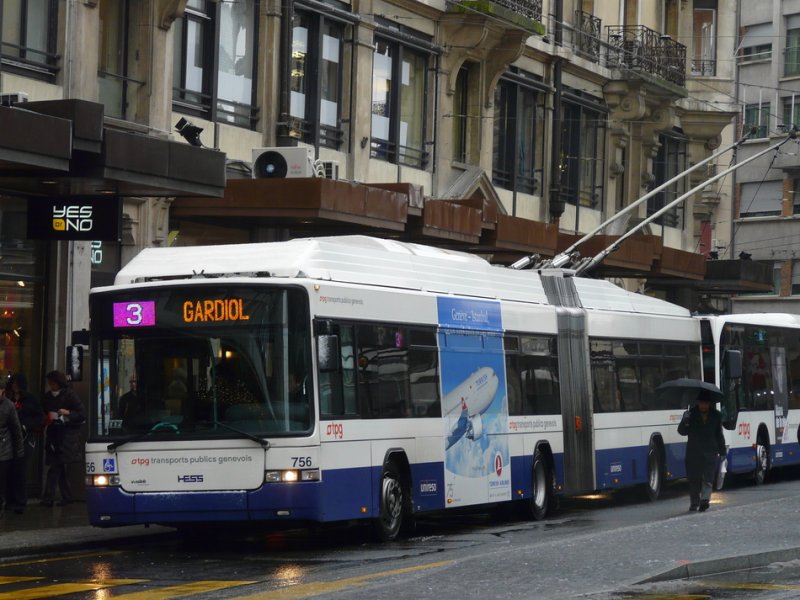 TPG - Hess-Swisstrolleybus BGT-N2C Nr.756 unterwegs auf der Linie 3 in Genf am 31.12.2008