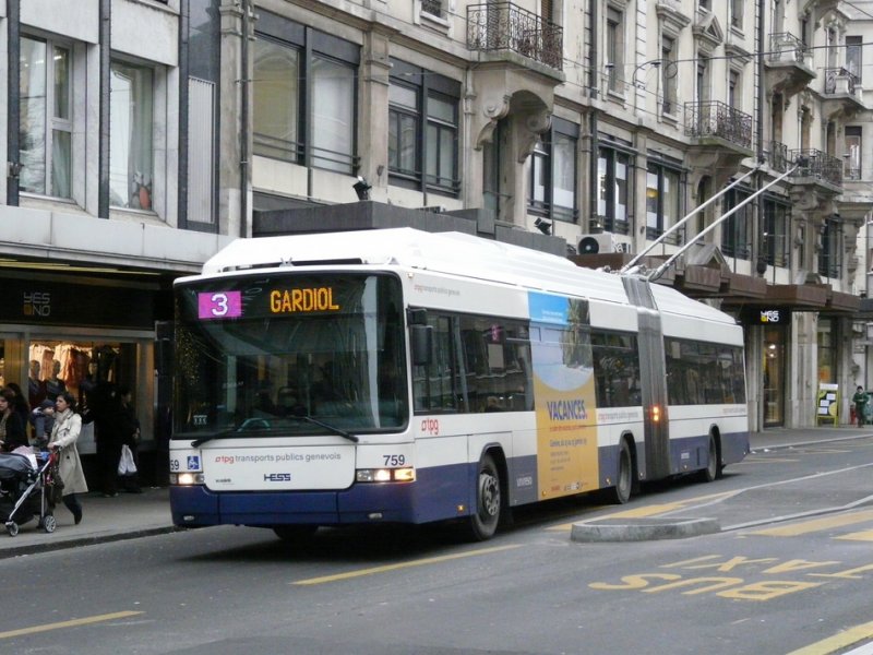 TPG - Hess-Swisstrolleybus BGT-N2C Nr.759 unterwegs auf der Linie 3 in Genf am 03.01.2009