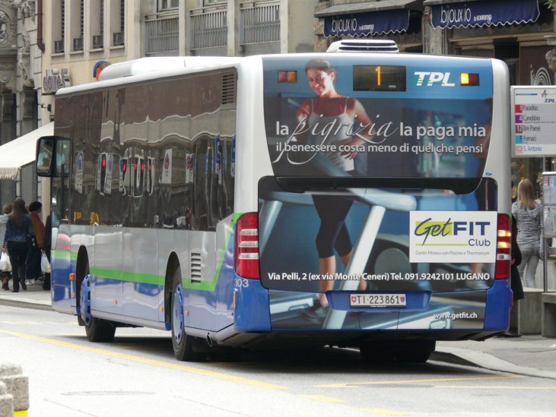 TPL - Mercedes Citaro  Nr.303  TI 223861 unterwegs auf der Linie 1 in der Stadt Lugano am 13.05.2009