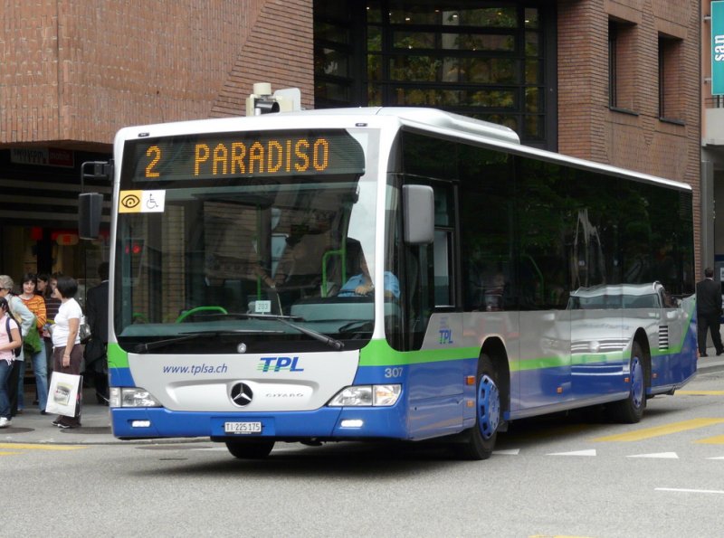 TPL - Mercedes Citaro  Nr.307  TI 225175 unterwegs auf der Linie 2 in der Stadt Lugano am 13.05.2009