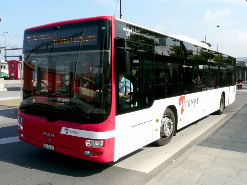 travys - MAN Bus  VD 1418 bei den Bushaltestellen vor dem Bahnhof in Yverdon les Bains am 24.09.2008