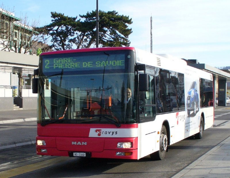travys - MAN Bus VD 1160 eingeteilt auf der Linie 2 Gare - Pierre de Savoie beim Busbahnhof in Yverdon les Bains am 31.12.2006