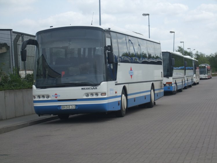 Unbekannter Bustyp abgestellt am ZOB in Hhe Rostock Hbf.