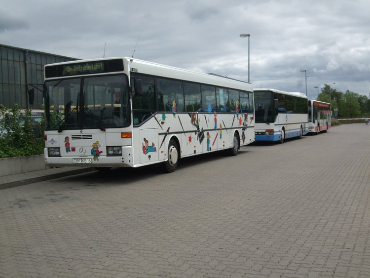 unbekannter Kstenbus macht Pause in Hhe ZOB Rostock Hautpbahnhof Sd.(22.05.09)