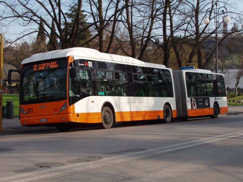 Van Hool AG300NL 317 der AIM Vicenza.