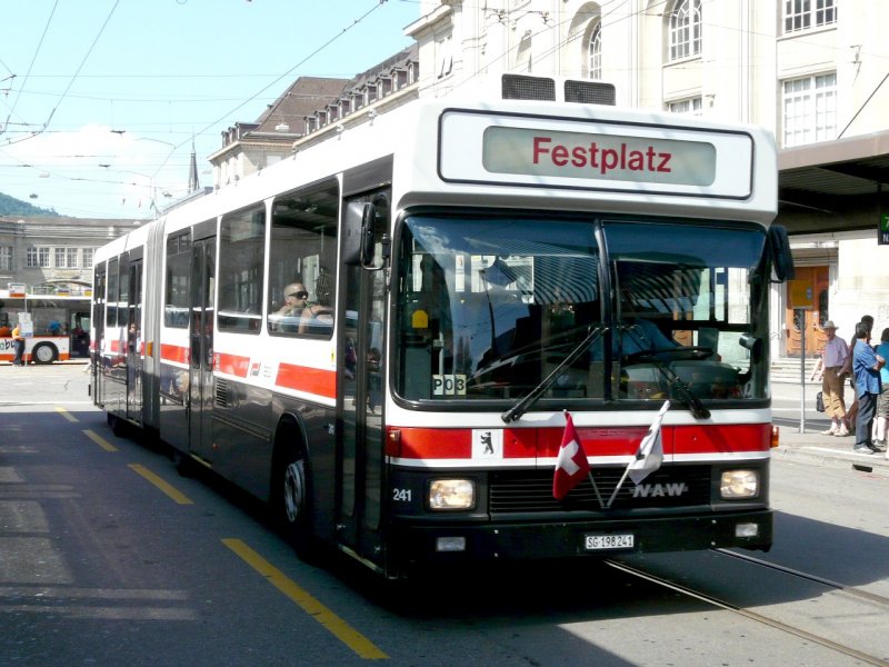 VB St.Gallen - NAW-Hess Gelenkbus  Nr.241  SG 198241 eingeteilt als Extrabus, unterwegs fr das Open-Air in St.Gallen am 28.06.2008