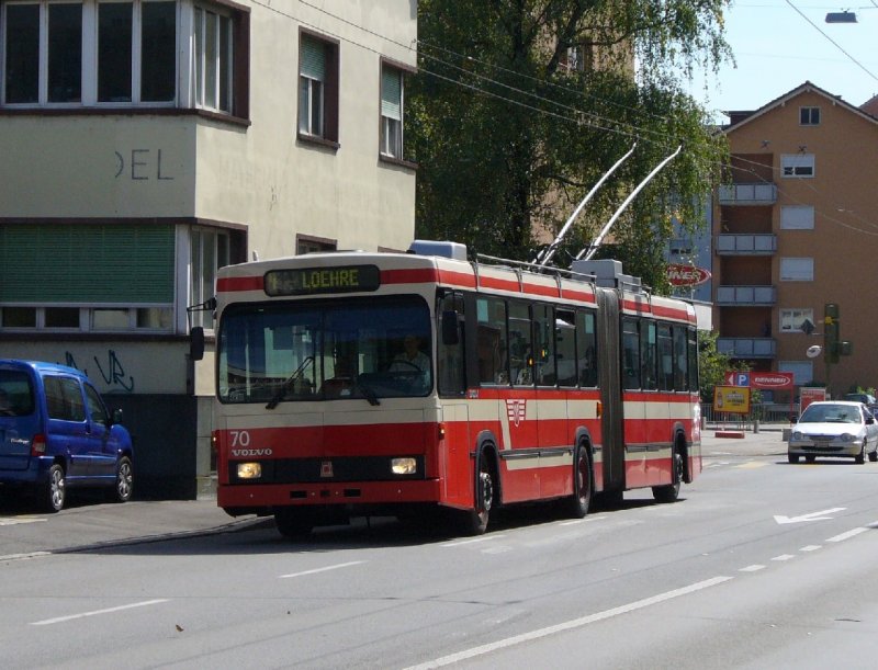 VB - Trolleybus Nr. 70 unterwegs in den Strassen von Nidau / Biel eingeteilt auf der Linie 4 nach LOEHRE am 12.09.2007