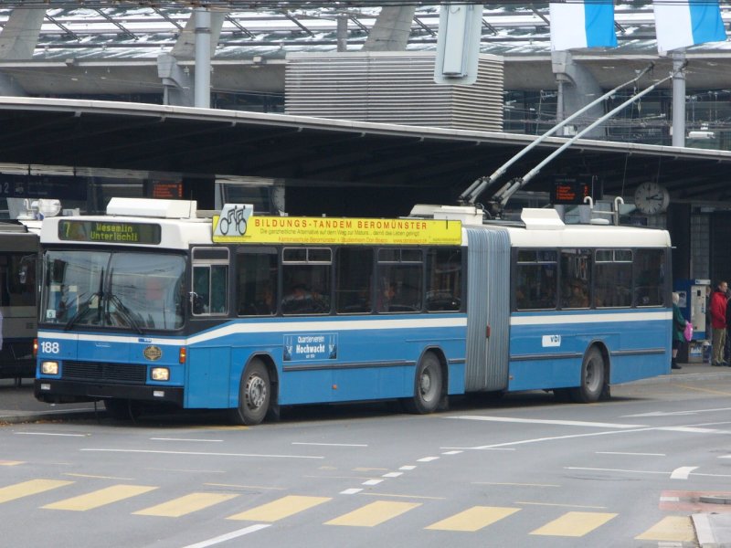 VBL - Der NAW-Hess Trolleybus Nr. 188 Bei der Haltestelle vor dem SBB Bahnhof Luzern am 18.11.2007
