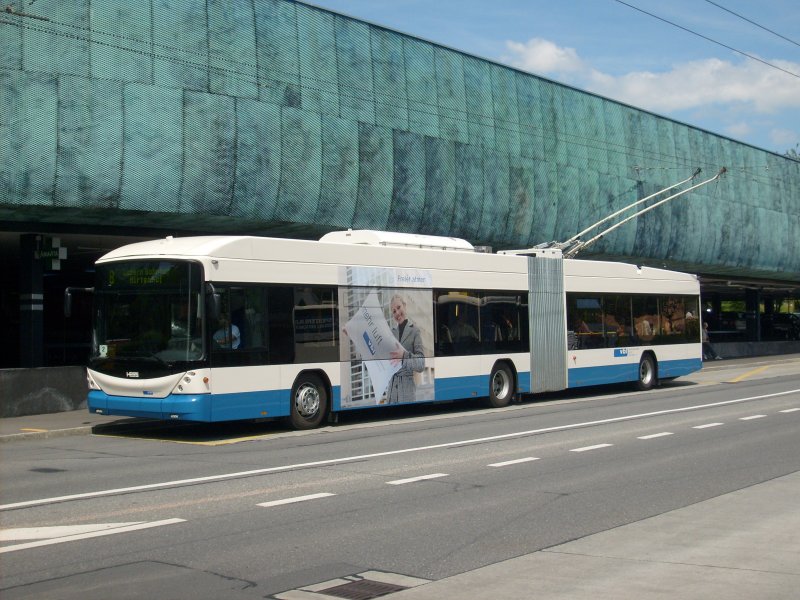 vbl - Hess-Swisstrolleybus III (211 ?) bei der Haltestelle Brelstrasse am 10.6.2009