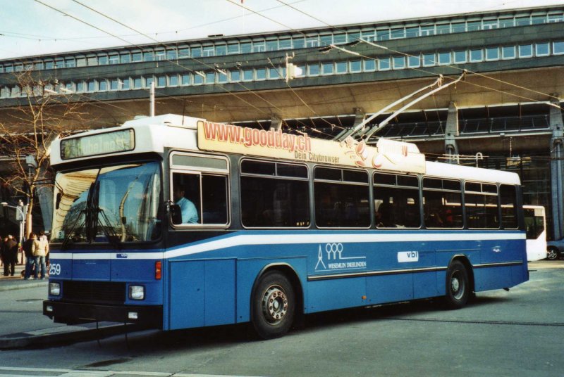 VBL Luzern Nr. 259 NAW/R&J-Hess Trolleybus am 7. März 2009 Luzern, Bahnhof