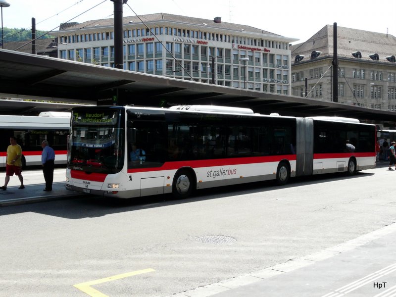 VBSG - MAN Lion`s City Bus Nr.276  SG 198276 unterwegs auf der Linie 7 bei den Haltestellen vor dem Bahnhof St.Gallen am 16.08.2009
