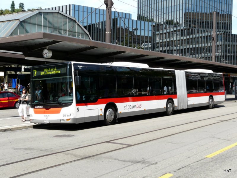 VBSG - MAN Lion`s City Bus Nr.298  SG 198298 unterwegs auf der Linie 7 bei den Haltestellen vor dem Bahnhof St.Gallen am 16.08.2009