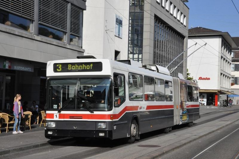 VBSG, St. Gallen Nr. 157 NAW/Hess-Gelenktrolleybus am 8. September 2009 am Marktplatz.