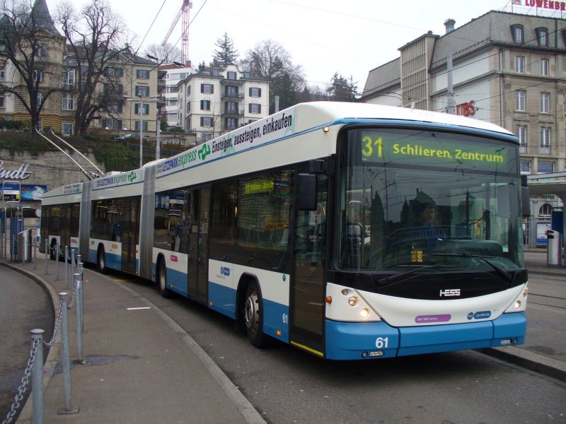 VBZ - HESS - Doppelgelenk Trolleybus Nr.61 bei der Haltestelle Central am 01.01.2008