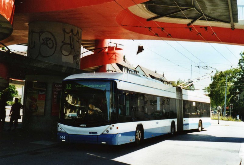 VBZ Zrich Nr. 144 Hess/Vossloh Gelenktrolleybus am 17. Juni 2009 Zrich, Bucheggplatz