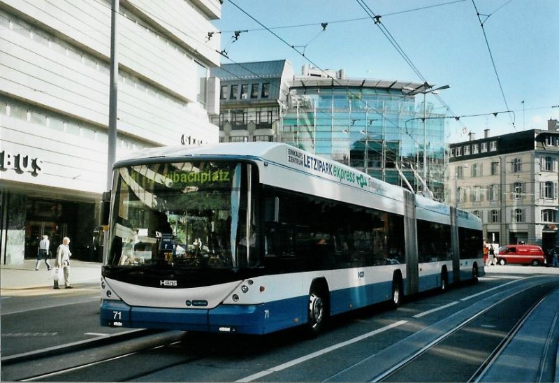 VBZ Zürich Nr. 71 Hess/Vossloh Doppelgelenktrolleybus am 16. Juli 2008 Zürich, Löwenplatz