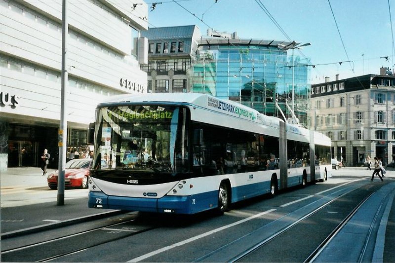 VBZ Zürich Nr. 72 Hess/Vossloh Doppelgelenktrolleybus am 16. Juli 2008 Zürich, Löwenplatz