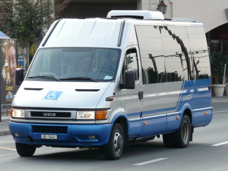 VMCV - Kleinbus IVECO DALLY Nr.44  VD 1042 unterwegs in Territet am 24.09.2008
