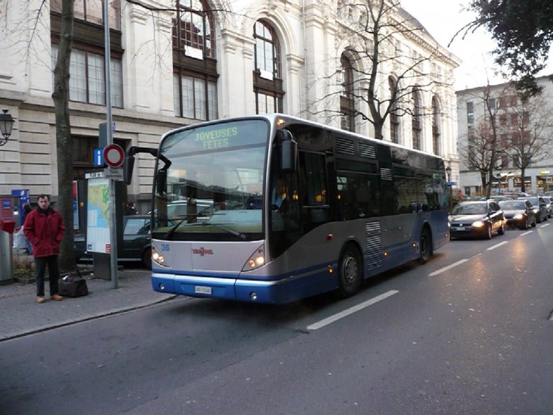 VMCV - VanHool Bus Nr.36  VD 1160 unterwegs in Montreux am 13.12.2008