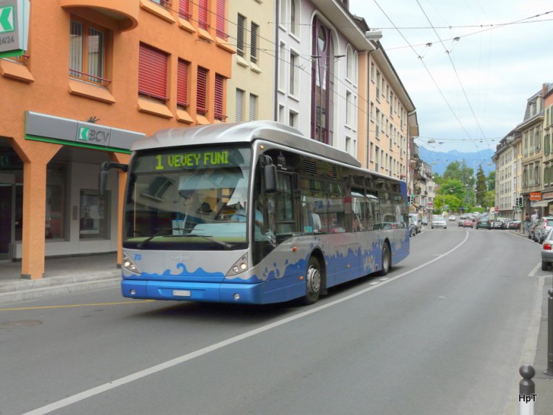 VMCV - VanHool Nr.80  VD 550435 unterwegs auf der Linie 1 in La Tor de Peilz am 30.05.2009