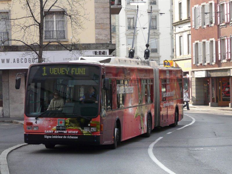 VMCV - VANHOOL Trolleybus Nr.4 mit Teilwerbung unterwegs in Vevey am 05.04.2008