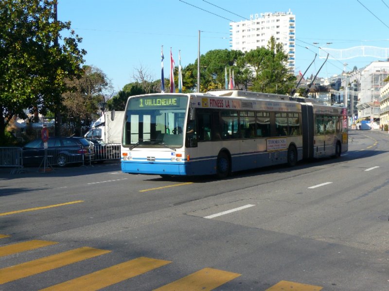 VMCV - VanHool Trolleybus Nr.5 unterwegs in Montreux am 13.12.2008