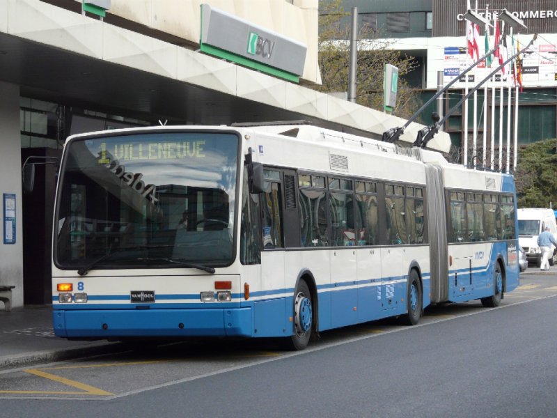 VMCV - VANHOOL Trolleybus Nr.8 unterwegs in Vevey am 05.04.2008