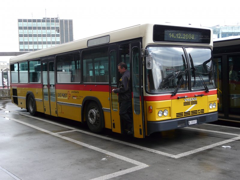 Volvo B10 K BE 359077 auf der Platte in Bern