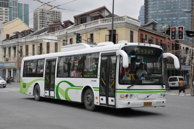 Volvo-Bus der Linie 934 am 29. Juli 2009 in Shanghai.