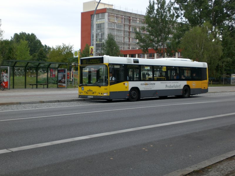 Volvo V7000 auf der Linie 117 nach S-Bahnhof Lichterfelde Ost an der Haltestelle Teltow Warthestrae.