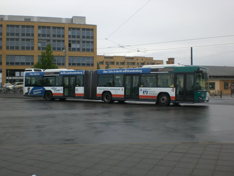 Volvo V7700 auf der Linie 693 nach Am Stern Johannes-Kepler-Platz am Hauptbahnhof.