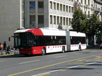 tpf - Hess-Swisstrolley BGT-N2C Nr.527 unterwegs in Fribourg am 03.09.2013