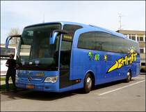 (VS 2000) Mercedes Benz OM 580 Travego-Euro 4 (BJ 2008) des Busunternehmens Schmit aus Schieren fotografiert in Hollerich am 27.04.08