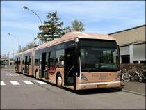 (EW 1260) Van Hool AGG 300 (BJ 2006) der Firma Emile Weber aus Canach stand auch am Tag der offenen T�r beim Stra�enbahndepot in Hollerich. 27.04.08