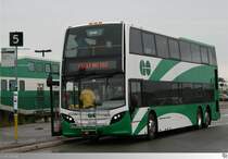 Alexander Dennis Limited Enviro 500  GO Transit . Aufgenommen am 7. September 2013 in Oshawa, Ontario / Kanada.