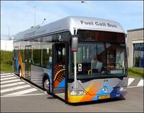 (CU 1003) Ein umweltfreundlicher Chrysler Citaro Bus, welcher  mit einer Wasserstoff-Sauerstoff-Brennzelle ausger�stet ist. 27.04.08