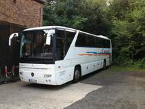 Dieser Mercedes-Benz Tourismo von Cassel Reisen aus Ramsen befindet sich immer auf diesem Abstellplatz, wenn er nicht auf Tour ist. Aufgenommen am Freitag, dem 13. September 2013.