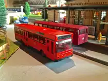 Dieser MAN SL202 von Wiking wurde von mir im original DB-Farbton  verkehrsrot  lackiert und mit dem DB-Logo sowie dem Schriftzug der fiktiven DB-Regiobus-Tochter  Eistal-Bus  versehen.
