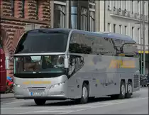 Am 19.09.2013 fuhr mir dieser Neoplan Reisebus in den Stra�en von Hamburg vor die Linse.