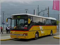 Postauto Setra S 313 UL aufgenommen am Bahnhof in Brienz am 29.09.2013.
