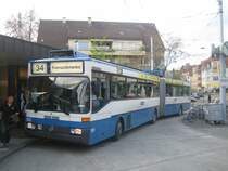 GTZ 120 am 24.4.08 beim Klusplatz. Obwohl die Fahrt mit der Linie 34 nur kurz ist, lohnt es sich alleweil mit ihr zu fahren, da man sehr sch�ne Orte durchf�hrt. Als H�hepunkt dient die Endstation Kienastenwies, mit einem wunderbaren Ausblick auf den Z�richsee