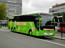 MAN Lion's Coach der Firma MEINFERNBUS.de nach Karlsruhe am Hauptbahhof Essen.(5.10.2013)  